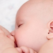 Borstvoeding beschermt baby én moeder